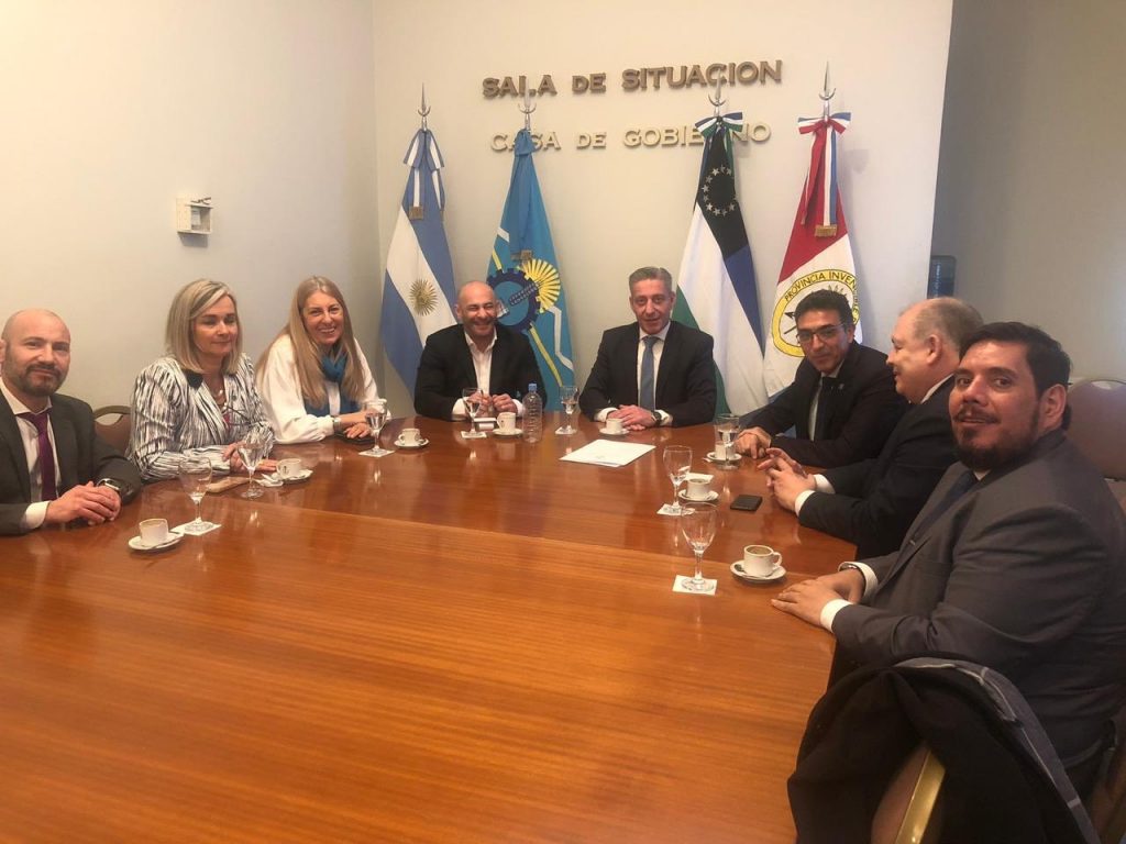 Imagen de la noticia «Exitosa reunión de la FAM con el gobernador de Chubut»