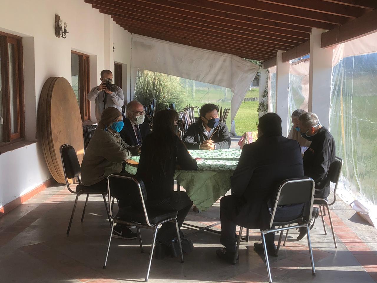 Gustavo Sáenz recorrió la sede de La Loma que hoy es albergue de adultos mayores